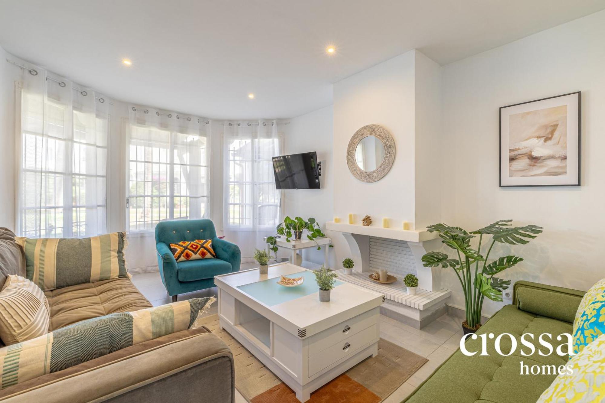 Chic Dream Home, Rooftop Bbq, 9 Pools, Golf Views Ferienhaus