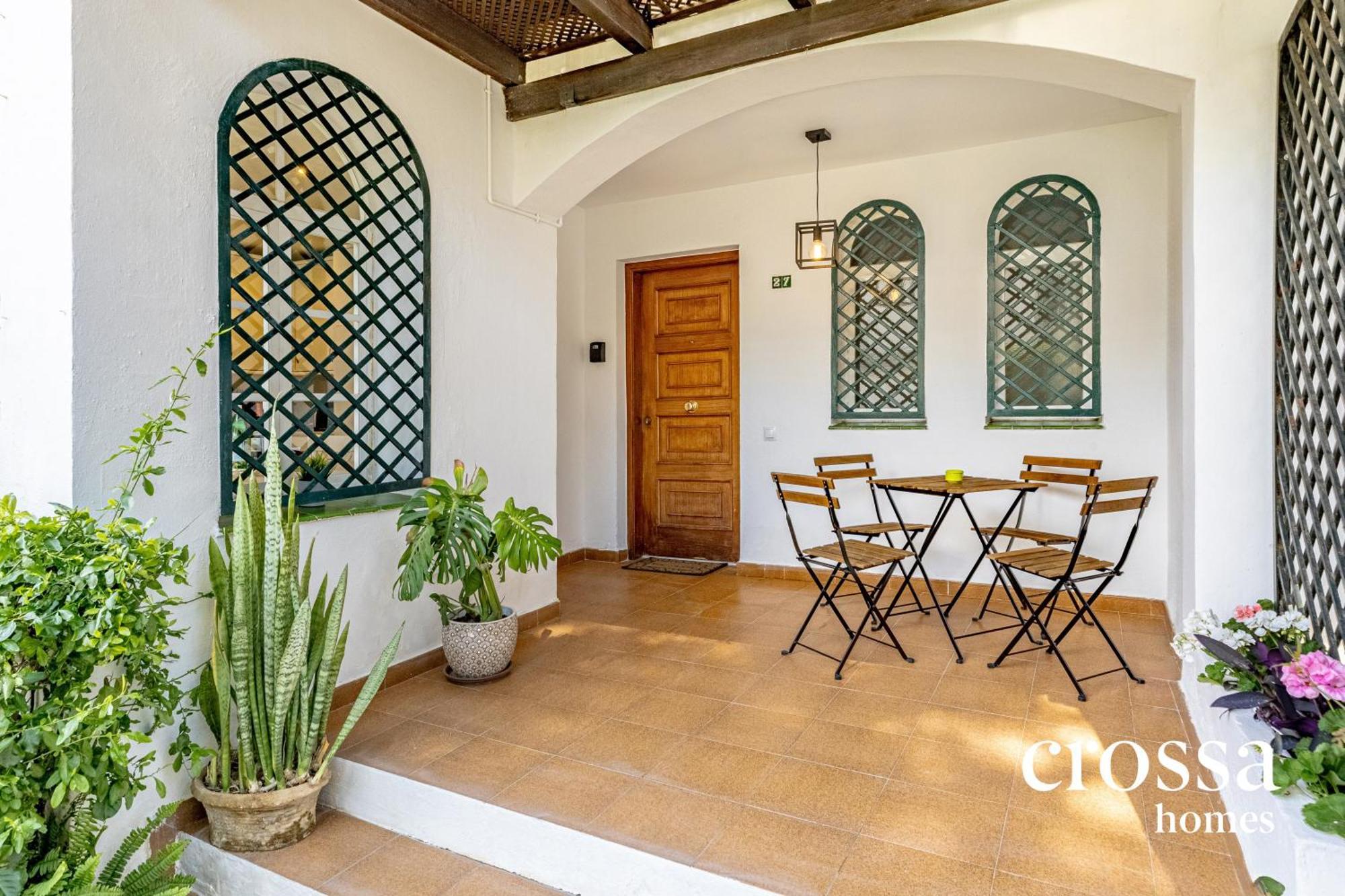 Chic Dream Home, Rooftop Bbq, 9 Pools, Golf Views Holiday home